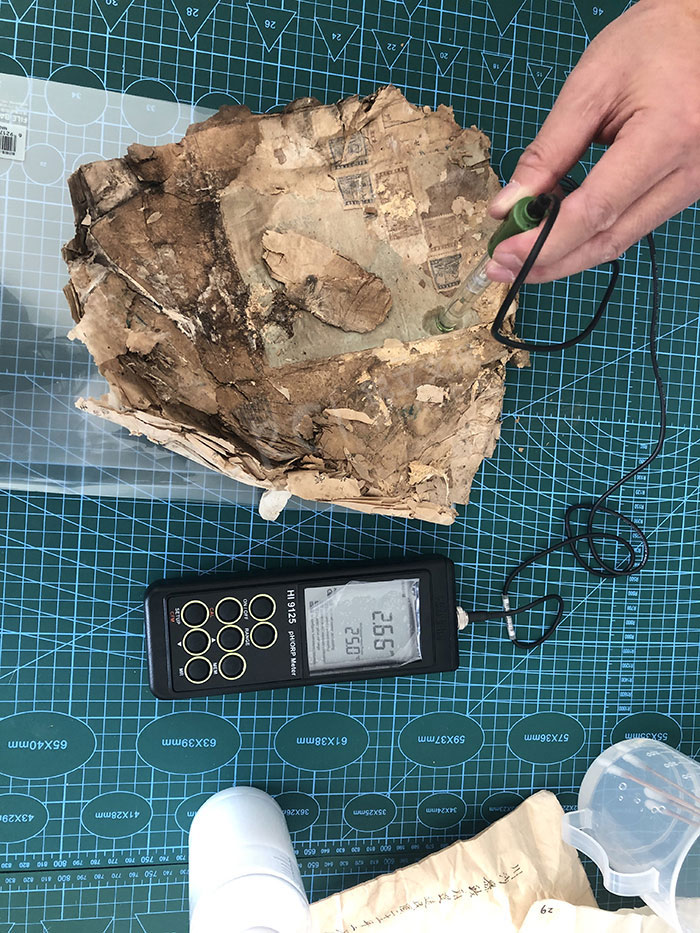 銳立文保對(duì)酸化嚴(yán)重的“紙磚”進(jìn)行酸化檢測(cè) 銳立文保對(duì)酸化嚴(yán)重的“紙磚”進(jìn)行酸化檢測(cè)